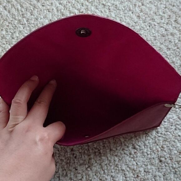 Burgundy envelope clutch with chain - Picture 4 of 4